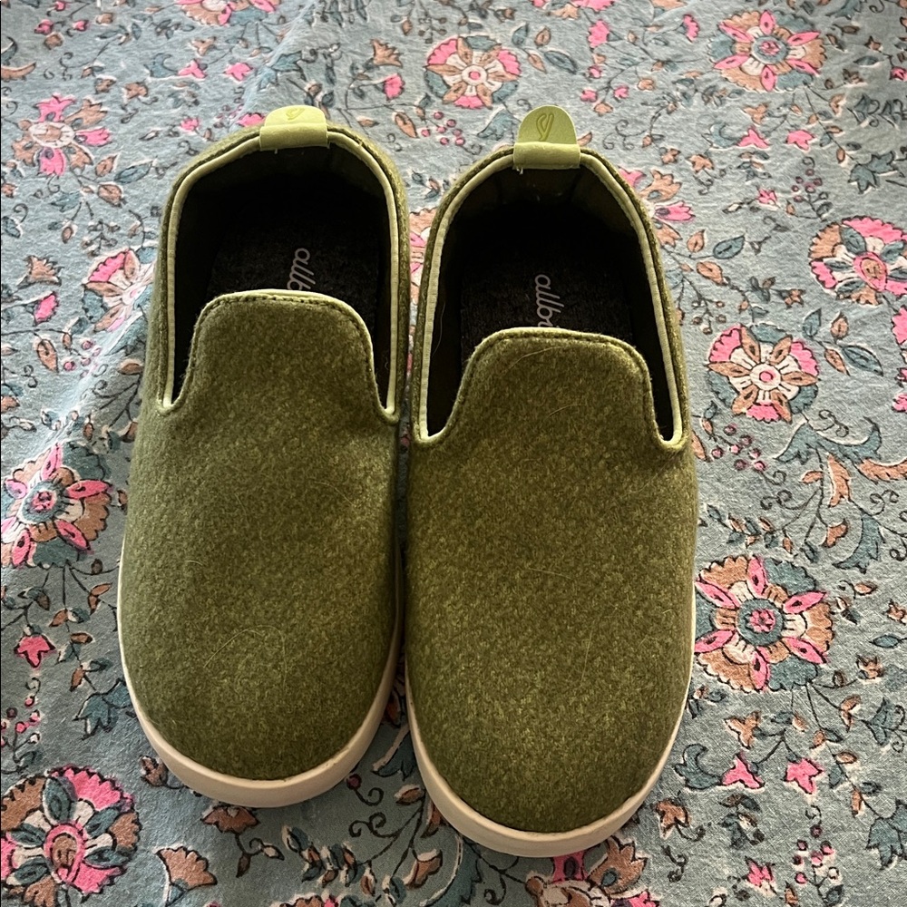 Allbirds KIDS Olive Green Wool Slip-Ons size 13